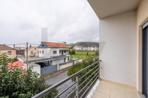 Apartamento T3 com elevador, garagem e 171M2 de Área útil