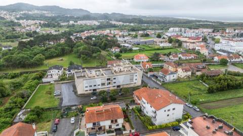 Apartamento T3 com elevador, garagem e 171M2 de Área útil