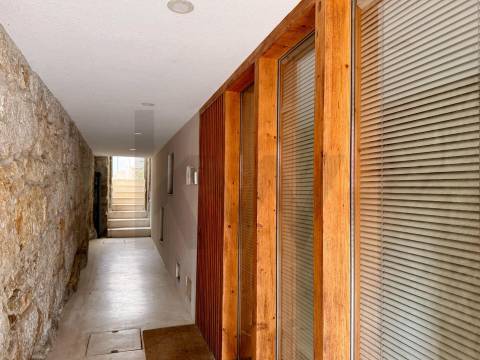 Apartamento T0 com Mezzanine junto à Praça da Galiza