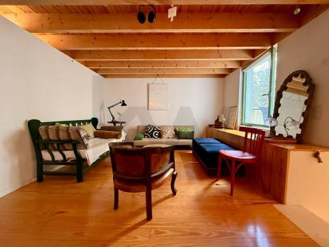 Apartamento T0 com Mezzanine junto à Praça da Galiza