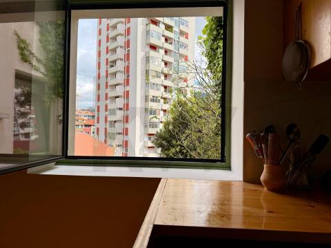 Apartamento T0 com Mezzanine junto à Praça da Galiza
