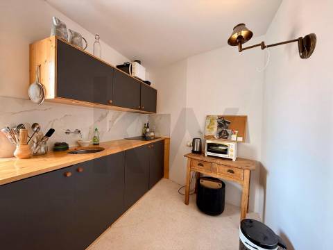 Apartamento T0 com Mezzanine junto à Praça da Galiza