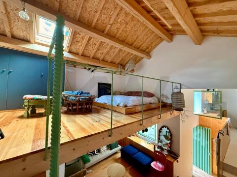 Apartamento T0 com Mezzanine junto à Praça da Galiza