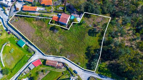 Terreno Urbanizável, murado e com 5.400M2