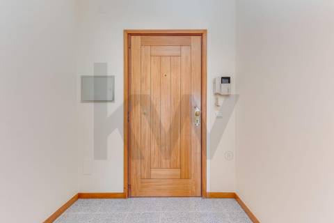 Magnífico T1 com excelentes áreas - Maia - Guardeiras