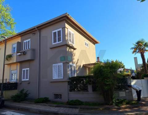 Moradia geminada Amial