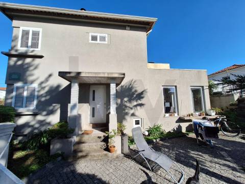 Moradia geminada Amial