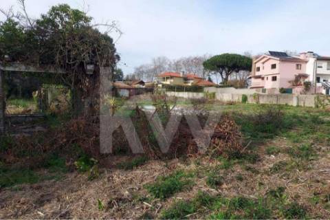 Terreno em Francelos perto do Mar para construção de moradia(s)