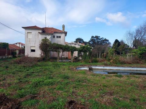 Terreno em Francelos perto do Mar para construção de moradia(s)