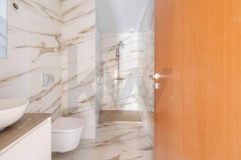 T2 recuado, novo, no centro de Leça da Palmeira, com terraço