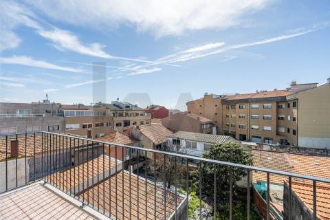 T2 recuado, novo, no centro de Leça da Palmeira, com terraço