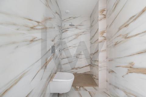 T2 recuado, novo, no centro de Leça da Palmeira, com terraço