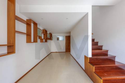 MORADIA T2 EM BANDA LOCALIZADA EM  RAMALDE - PORTO