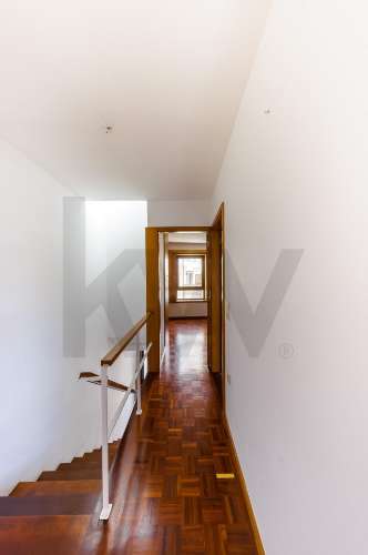 MORADIA T2 EM BANDA LOCALIZADA EM  RAMALDE - PORTO