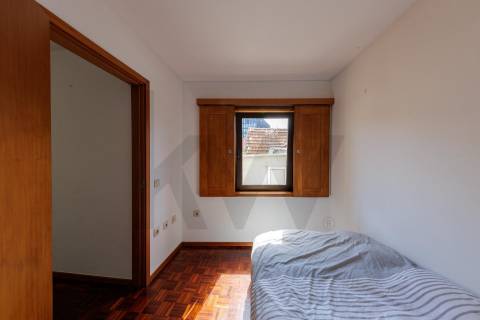 MORADIA T2 EM BANDA LOCALIZADA EM  RAMALDE - PORTO