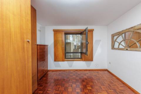 MORADIA T2 EM BANDA LOCALIZADA EM  RAMALDE - PORTO