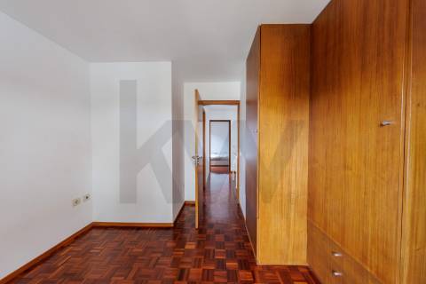 MORADIA T2 EM BANDA LOCALIZADA EM  RAMALDE - PORTO