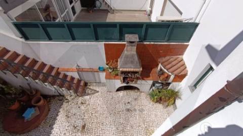 MORADIA T4 + Sótão »»» Junto á EB 2/3 da Maia