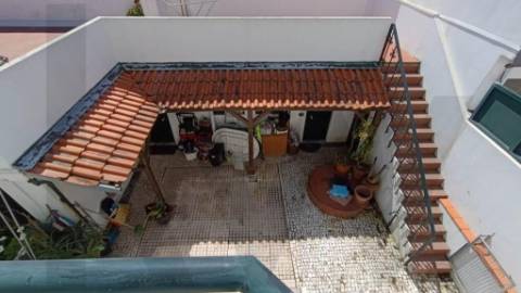 MORADIA T4 + Sótão »»» Junto á EB 2/3 da Maia