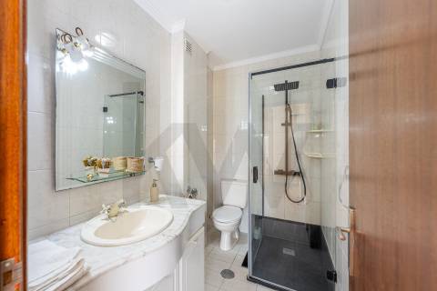 Moradia de 4 Andares na Praia - Vila do Conde