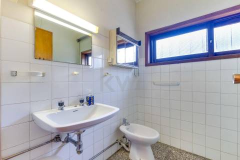 Moradia t4 em Aldoar com terreno!