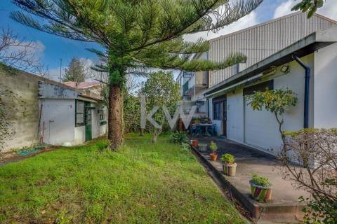 Moradia t4 em Aldoar com terreno!