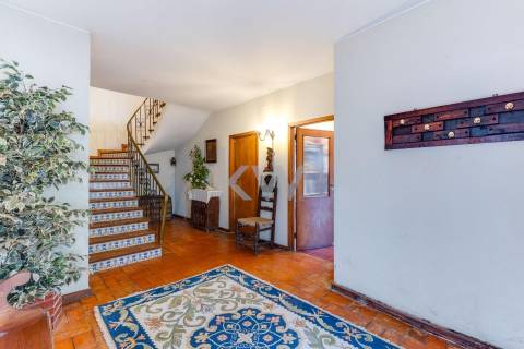 Moradia t4 em Aldoar com terreno!