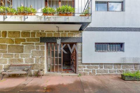 Moradia t4 em Aldoar com terreno!