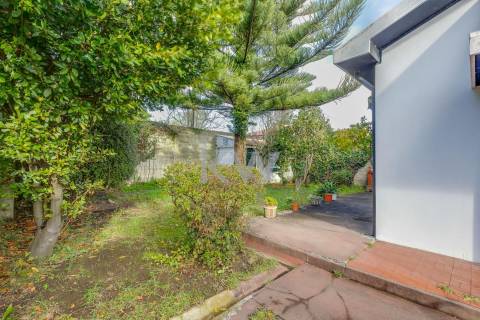 Moradia t4 em Aldoar com terreno!