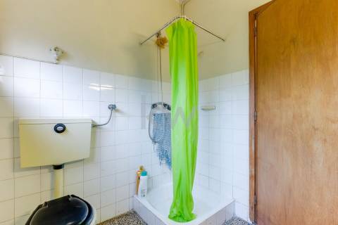 Moradia t4 em Aldoar com terreno!