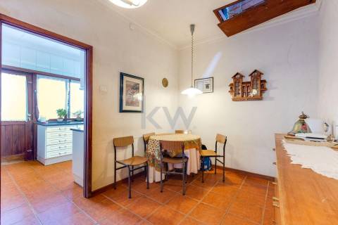 Moradia t4 em Aldoar com terreno!