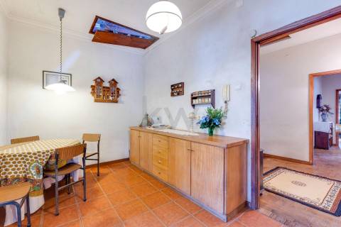 Moradia t4 em Aldoar com terreno!