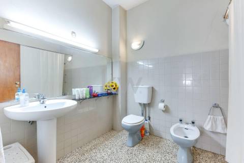 Moradia t4 em Aldoar com terreno!