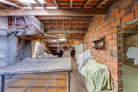 Moradia t4 em Aldoar com terreno!