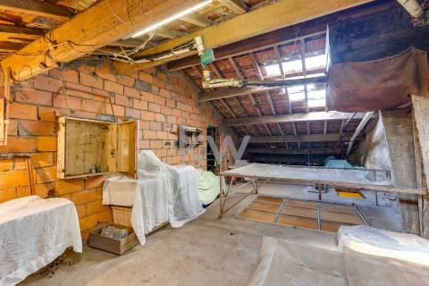 Moradia t4 em Aldoar com terreno!