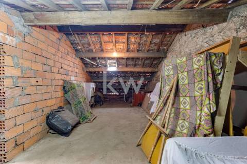 Moradia t4 em Aldoar com terreno!