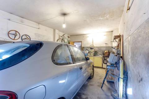 Moradia t4 em Aldoar com terreno!