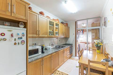 Apartamento T2 no Centro de Castêlo da Maia – Último Andar com 2 Garagens!