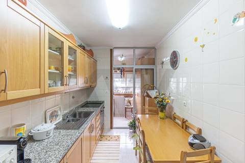 Apartamento T2 no Centro de Castêlo da Maia – Último Andar com 2 Garagens!