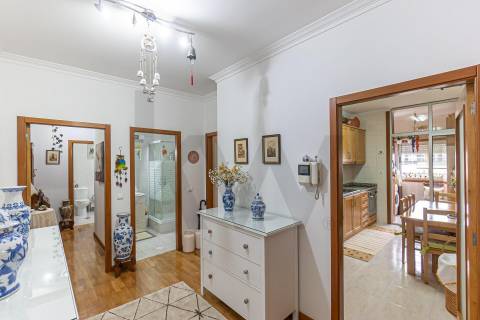 Apartamento T2 no Centro de Castêlo da Maia – Último Andar com 2 Garagens!