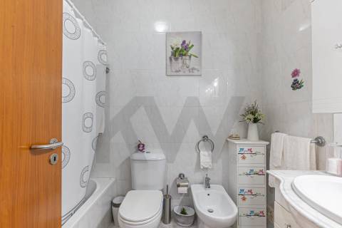 Apartamento T2 no Centro de Castêlo da Maia – Último Andar com 2 Garagens!