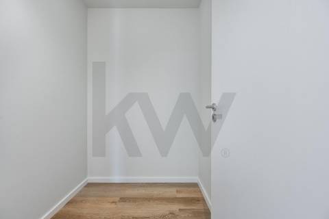 📍 T3 Novo, voltado a poente, com garagem no 2º piso