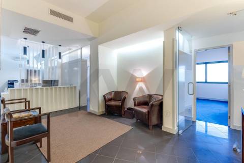 Escritório para venda no Edificio Mota Galiza com 400 m2 