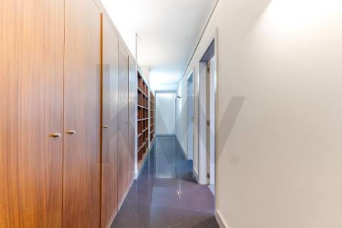 Escritório para venda no Edificio Mota Galiza com 400 m2 