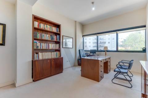 Escritório para venda no Edificio Mota Galiza com 400 m2 