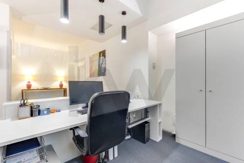 Escritório para venda no Edificio Mota Galiza com 400 m2 