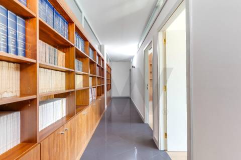 Escritório para venda no Edificio Mota Galiza com 400 m2 