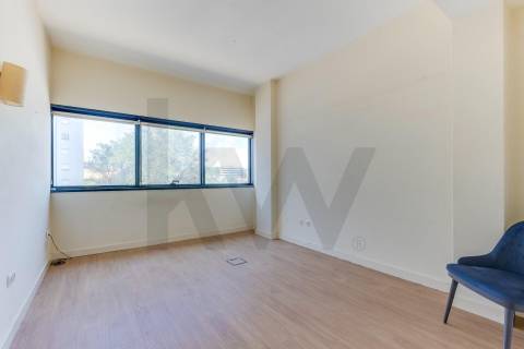 Escritório para venda no Edificio Mota Galiza com 400 m2 