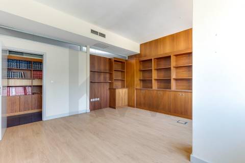 Escritório para venda no Edificio Mota Galiza com 400 m2 