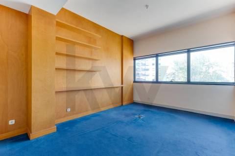 Escritório para venda no Edificio Mota Galiza com 400 m2 